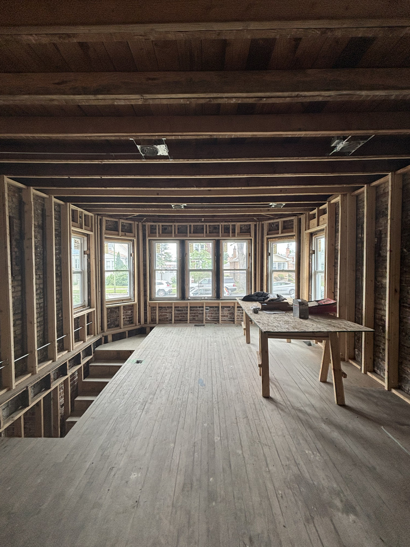 8832 S Marshfield Avenue