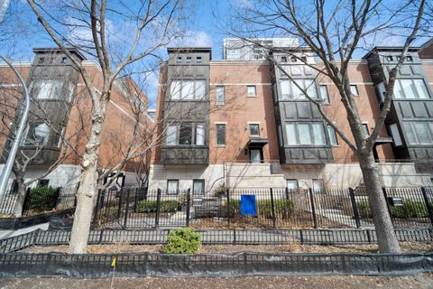 450 W Superior Street Chicago IL 60610