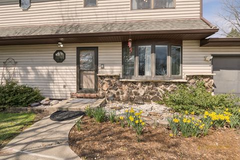 Tiny photo for 306 Juniper Road, Island Lake, IL 60042 (MLS # 12611817)