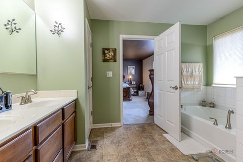 Tiny photo for 3316 Highwood Court, Elgin, IL 60124 (MLS # 12429391)