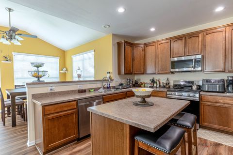 Tiny photo for 3316 Highwood Court, Elgin, IL 60124 (MLS # 12429391)