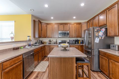 Tiny photo for 3316 Highwood Court, Elgin, IL 60124 (MLS # 12429391)