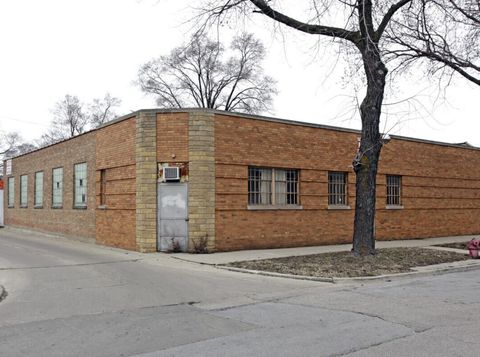 7828 S Claremont Avenue Chicago IL 60620
