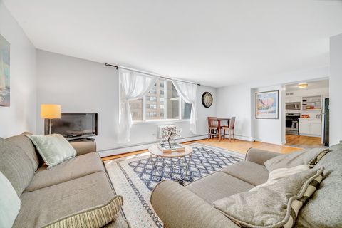 Tiny photo for 6325 N Sheridan Road #1903, Chicago, IL 60660 (MLS # 12514109)