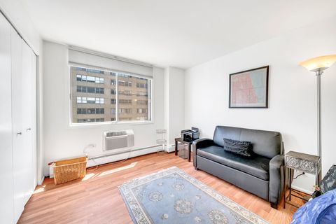 Tiny photo for 6325 N Sheridan Road #1903, Chicago, IL 60660 (MLS # 12514109)
