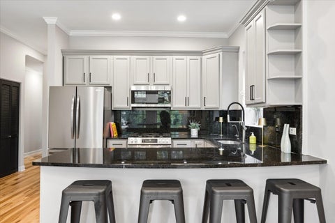 Tiny photo for 4932 N Harding Avenue #3N, Chicago, IL 60625 (MLS # 12769070)