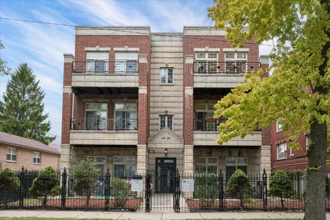 Photo of 4932 N Harding Avenue #3N, Chicago, IL 60625 (MLS # 12769070)
