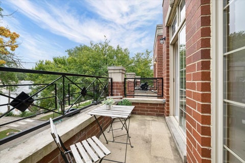 Tiny photo for 4932 N Harding Avenue #3N, Chicago, IL 60625 (MLS # 12769070)