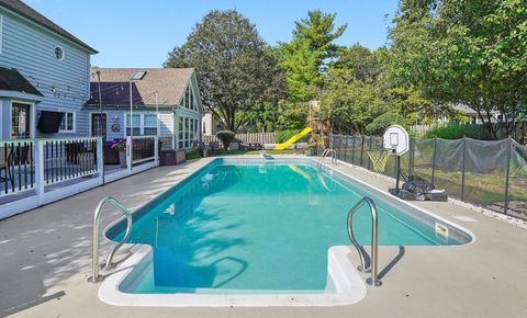 Tiny photo for 289 Winding Creek Drive, Naperville, IL 60565 (MLS # 12545369)