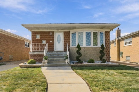 Tiny photo for 550 Yates Avenue, Calumet City, IL 60409 (MLS # 12786586)