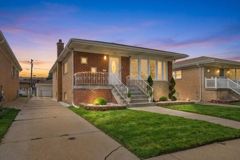 Photo of 550 Yates Avenue, Calumet City, IL 60409 (MLS # 12786586)