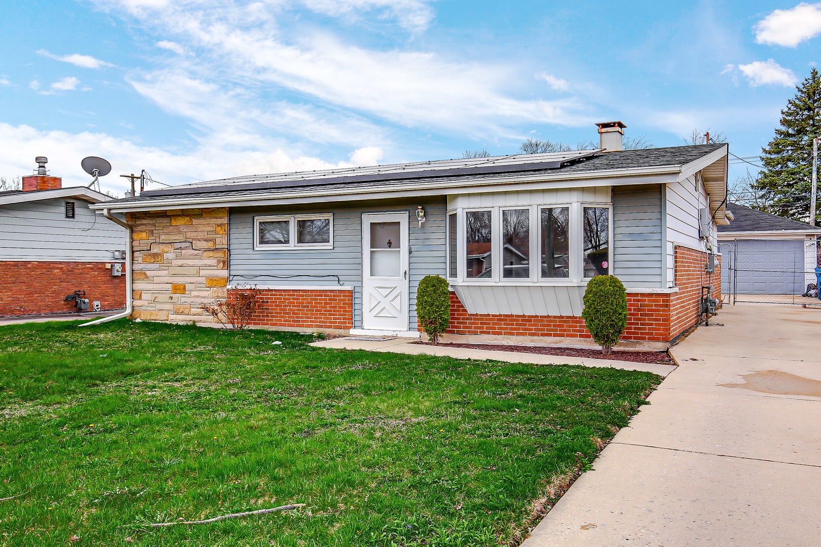 1494 STANLEY Boulevard