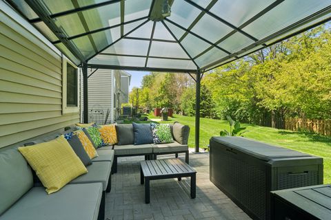 Tiny photo for 2313 Avalon Drive, Buffalo Grove, IL 60089 (MLS # 12645963)