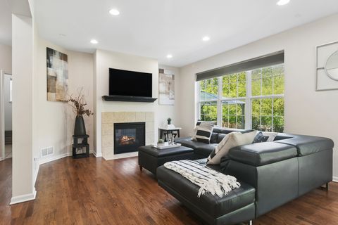 Tiny photo for 2313 Avalon Drive, Buffalo Grove, IL 60089 (MLS # 12645963)