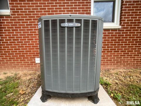 Tiny photo for 8994 Old Highway 13 Highway, Murphysboro, IL 62966 (MLS # EB459484)