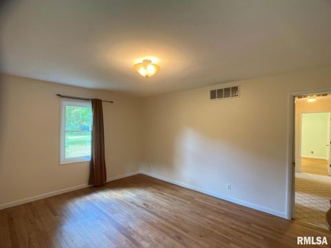 Tiny photo for 8994 Old Highway 13 Highway, Murphysboro, IL 62966 (MLS # EB459484)