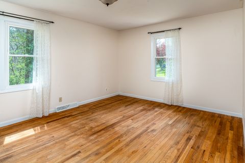 Tiny photo for 8994 Old Highway 13 Highway, Murphysboro, IL 62966 (MLS # EB459484)