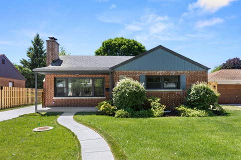 Photo of 8918 Parkside Avenue, Morton Grove, IL 60053 (MLS # 12738237)