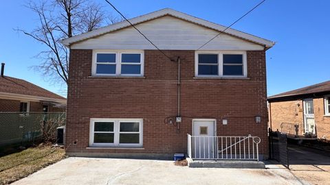 Tiny photo for 12741 S Manistee Avenue, Chicago, IL 60633 (MLS # 12590376)
