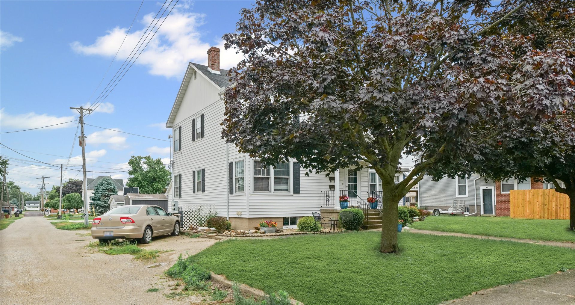 211 E 10th Street
