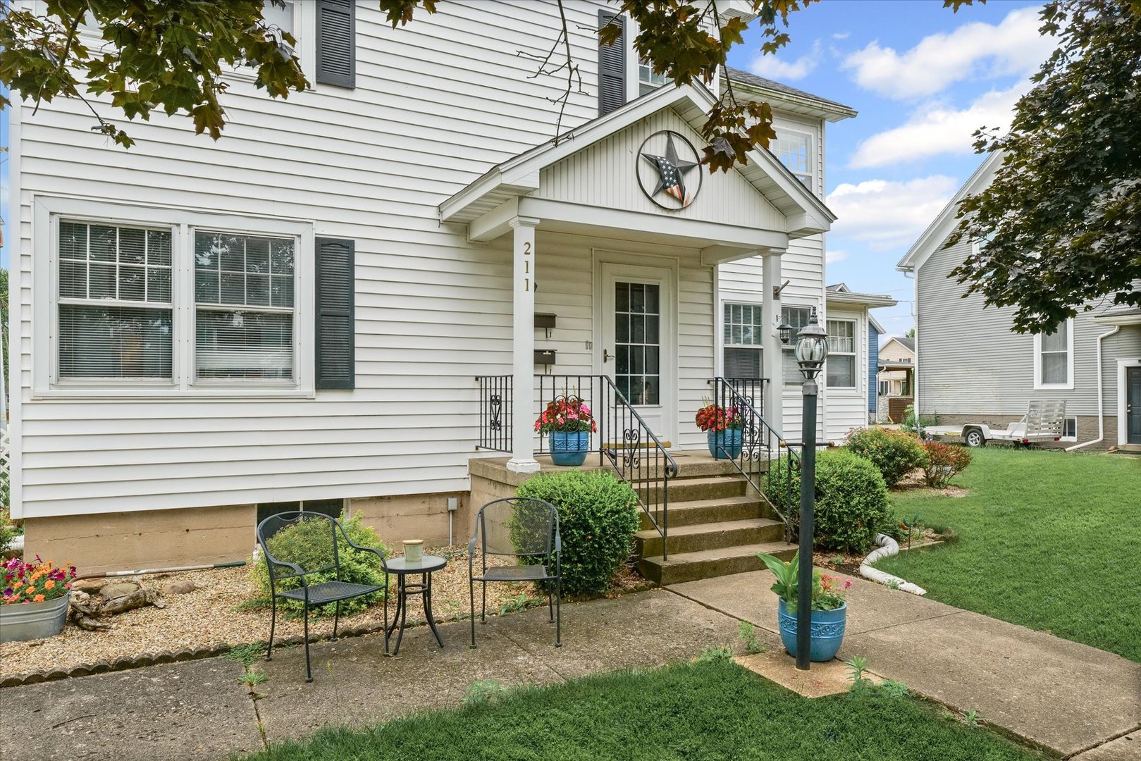 211 E 10th Street
