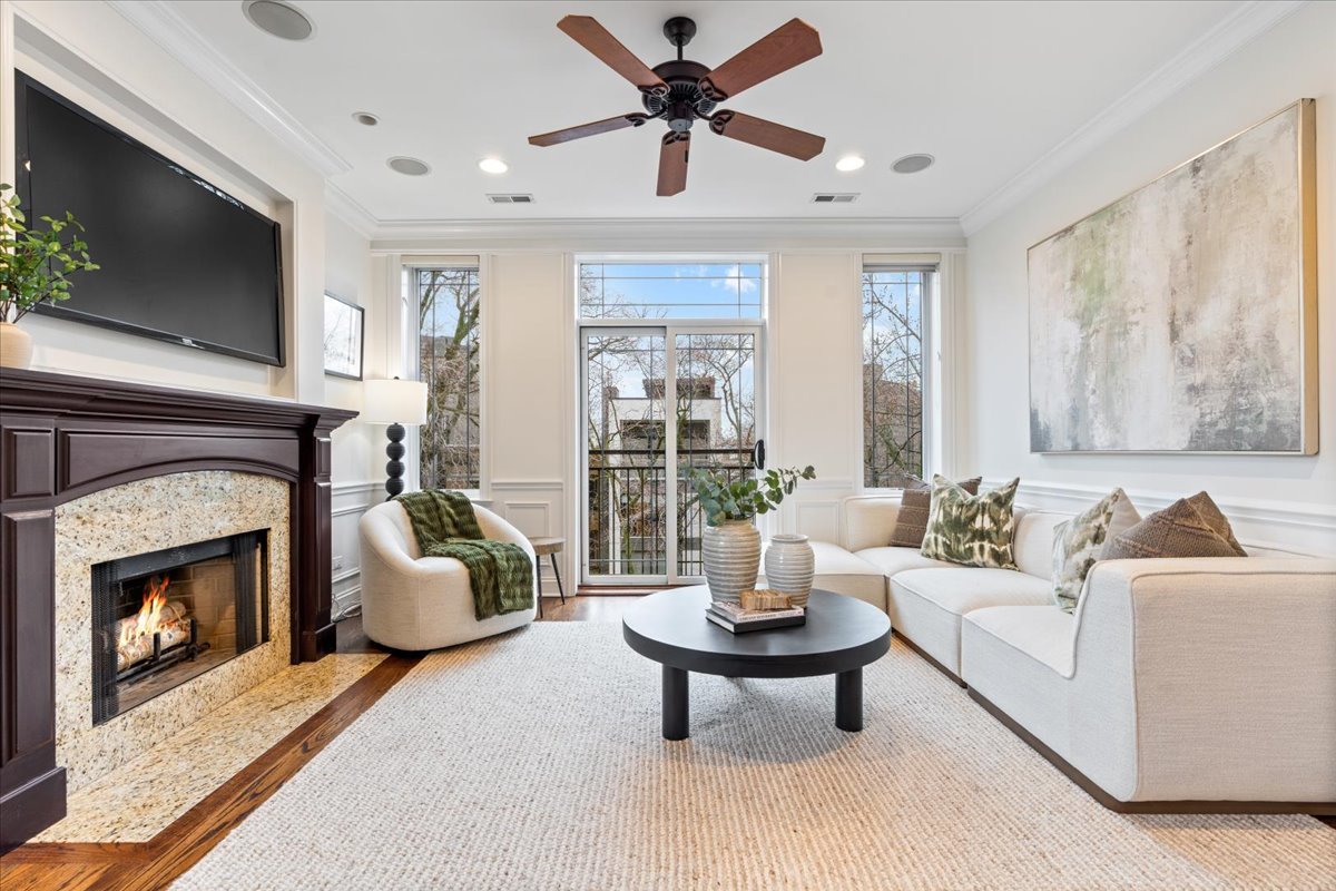 929 W Montana Street 4W