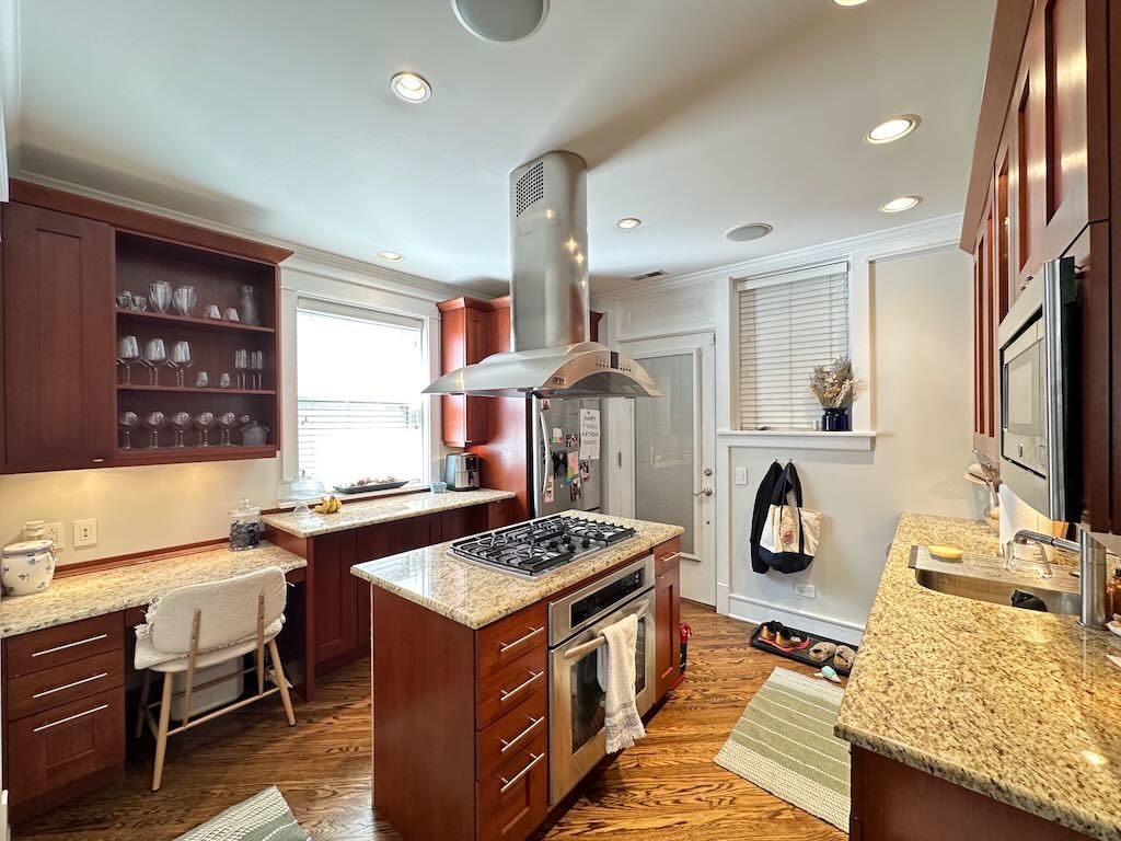 1406 W Cornelia Avenue 2