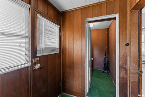 Tiny photo for 1703 18TH Avenue, Moline, IL 61265 (MLS # QC4269518)