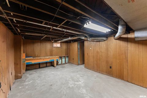 Tiny photo for 1703 18TH Avenue, Moline, IL 61265 (MLS # QC4269518)