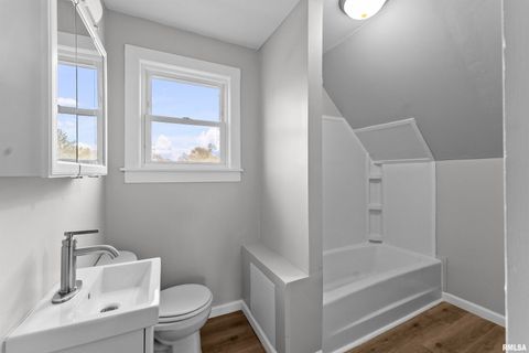 Tiny photo for 1703 18TH Avenue, Moline, IL 61265 (MLS # QC4269518)