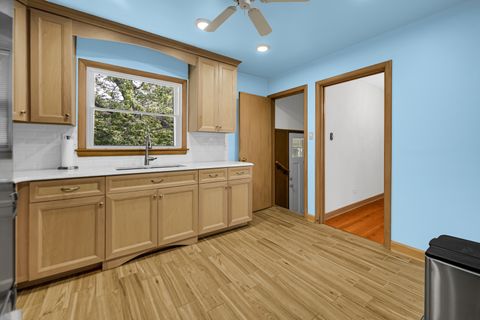 Tiny photo for 10021 Cook Avenue, Oak Lawn, IL 60453 (MLS # 12473810)