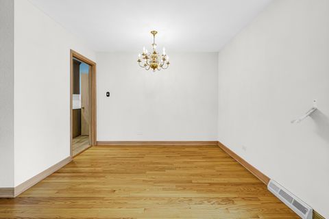 Tiny photo for 10021 Cook Avenue, Oak Lawn, IL 60453 (MLS # 12473810)