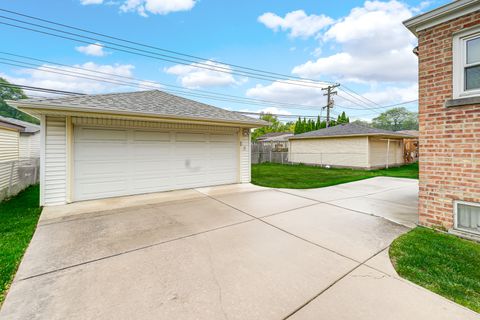 Tiny photo for 10021 Cook Avenue, Oak Lawn, IL 60453 (MLS # 12473810)