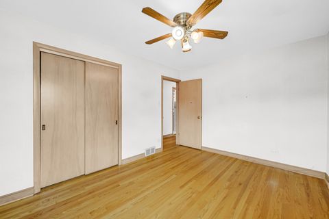 Tiny photo for 10021 Cook Avenue, Oak Lawn, IL 60453 (MLS # 12473810)