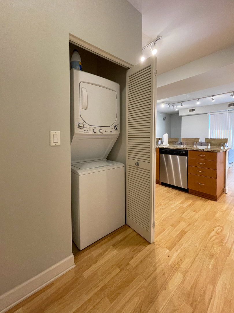 451 W Huron Street 709