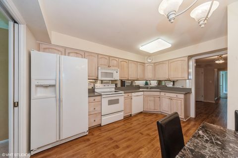 Tiny photo for 175 Lake Boulevard #308, Buffalo Grove, IL 60089 (MLS # 12484709)