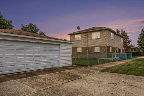 Tiny photo for 12901 S Muskegon Avenue, Chicago, IL 60633 (MLS # 12490797)