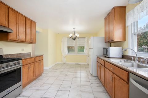 Tiny photo for 12901 S Muskegon Avenue, Chicago, IL 60633 (MLS # 12490797)