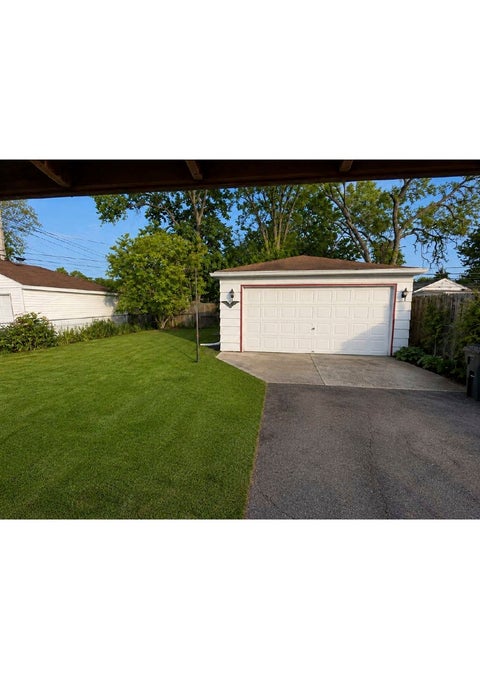 Tiny photo for 15527 Rose Drive, South Holland, IL 60473 (MLS # 12664163)