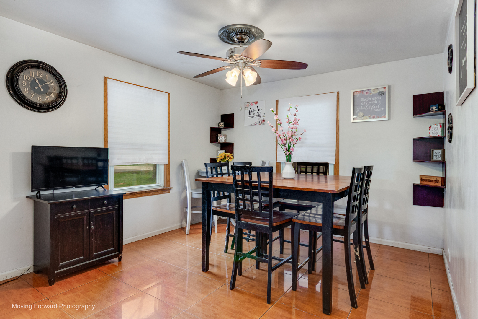 14325 Kilbourne Avenue, Midlothian, IL 60445 — MLS #12633438 — photo 10 of 34