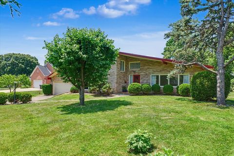 Tiny photo for 1803 Golfview Drive, Urbana, IL 61801 (MLS # 12665197)
