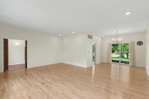 Tiny photo for 1803 Golfview Drive, Urbana, IL 61801 (MLS # 12665197)