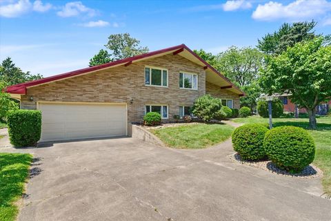 Tiny photo for 1803 Golfview Drive, Urbana, IL 61801 (MLS # 12665197)