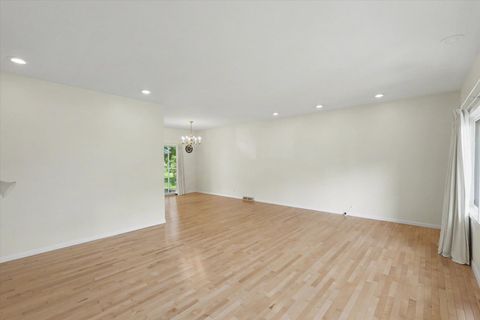 Tiny photo for 1803 Golfview Drive, Urbana, IL 61801 (MLS # 12665197)
