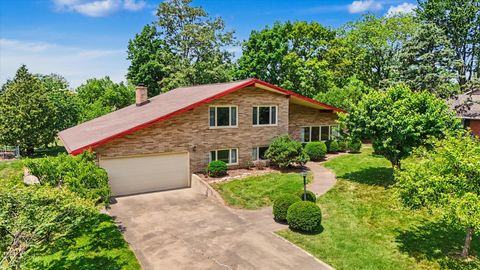 Tiny photo for 1803 Golfview Drive, Urbana, IL 61801 (MLS # 12665197)