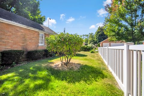 Tiny photo for 655 S Wall Street, Kankakee, IL 60901 (MLS # 12472669)