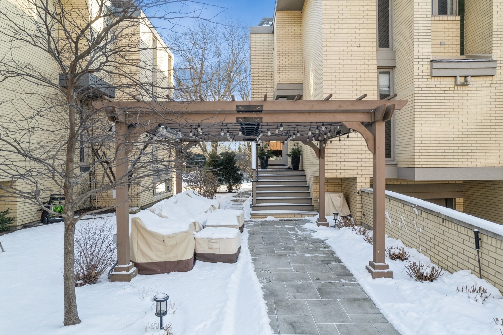 1150 E 49th Street