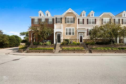 Photo of 706 E Wing Street, Arlington Heights, IL 60004 (MLS # 12733097)