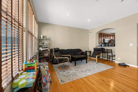 Tiny photo for 706 E Wing Street, Arlington Heights, IL 60004 (MLS # 12733097)