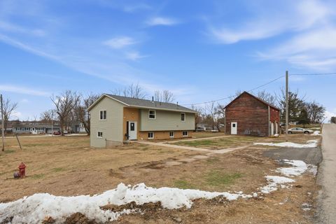 Tiny photo for 610 4th Street S, Cordova, IL 61242 (MLS # 100000083)